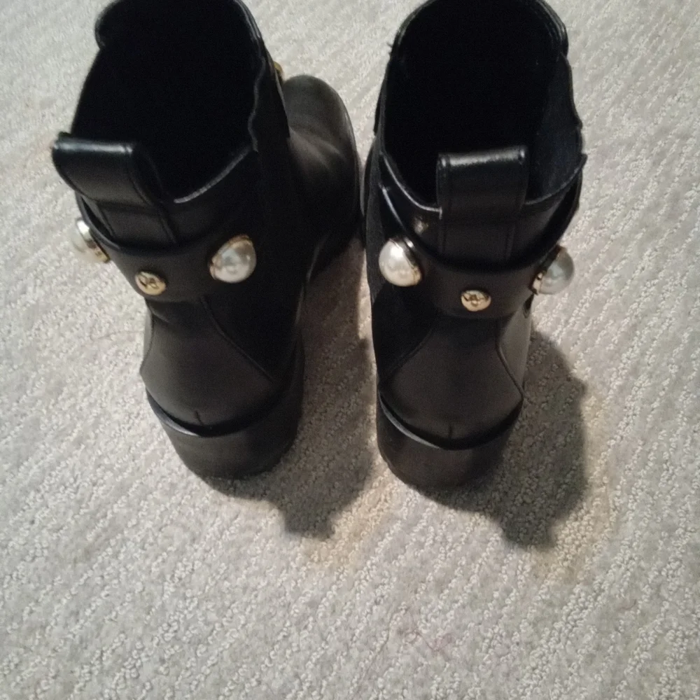 Karl Lagerfeld boots for spring. - Picture 3 of 5